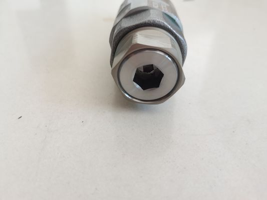 Aksesoris Suku Cadang Excavator E350D Excavator Relief Valve Steel 14713168